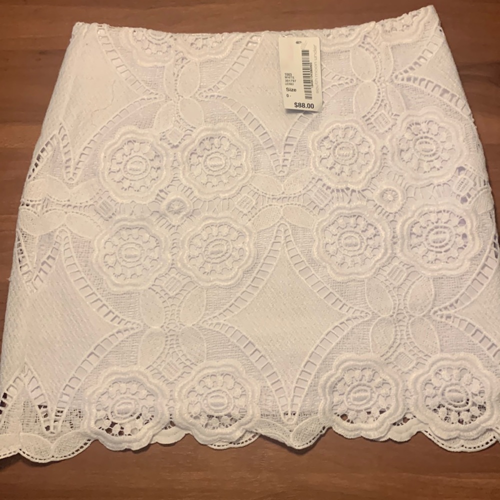 White Abbeline Lace Material Lined Mini Skirt